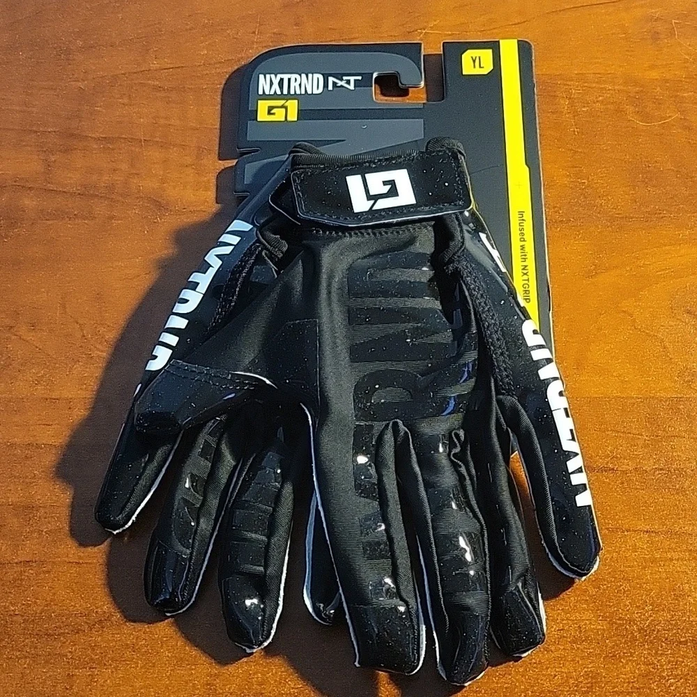Black G1 Football Gloves NEW